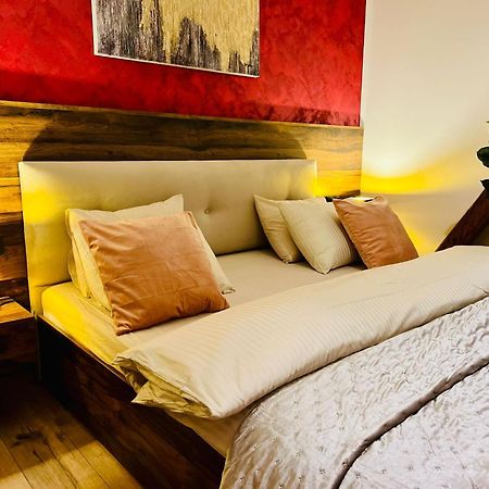Апарт отель Boutique 17B Сибиу Экстерьер фото